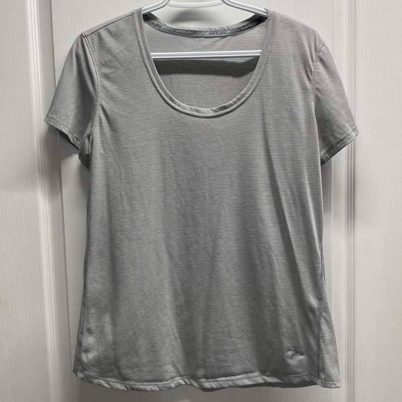 UA Workout Tee - Picture 2 of 2